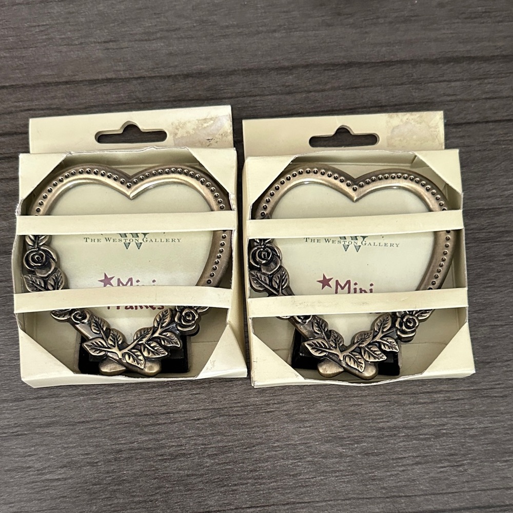 Vintage Brass Heart-Shaped Mini Photo Frames 2 x 3